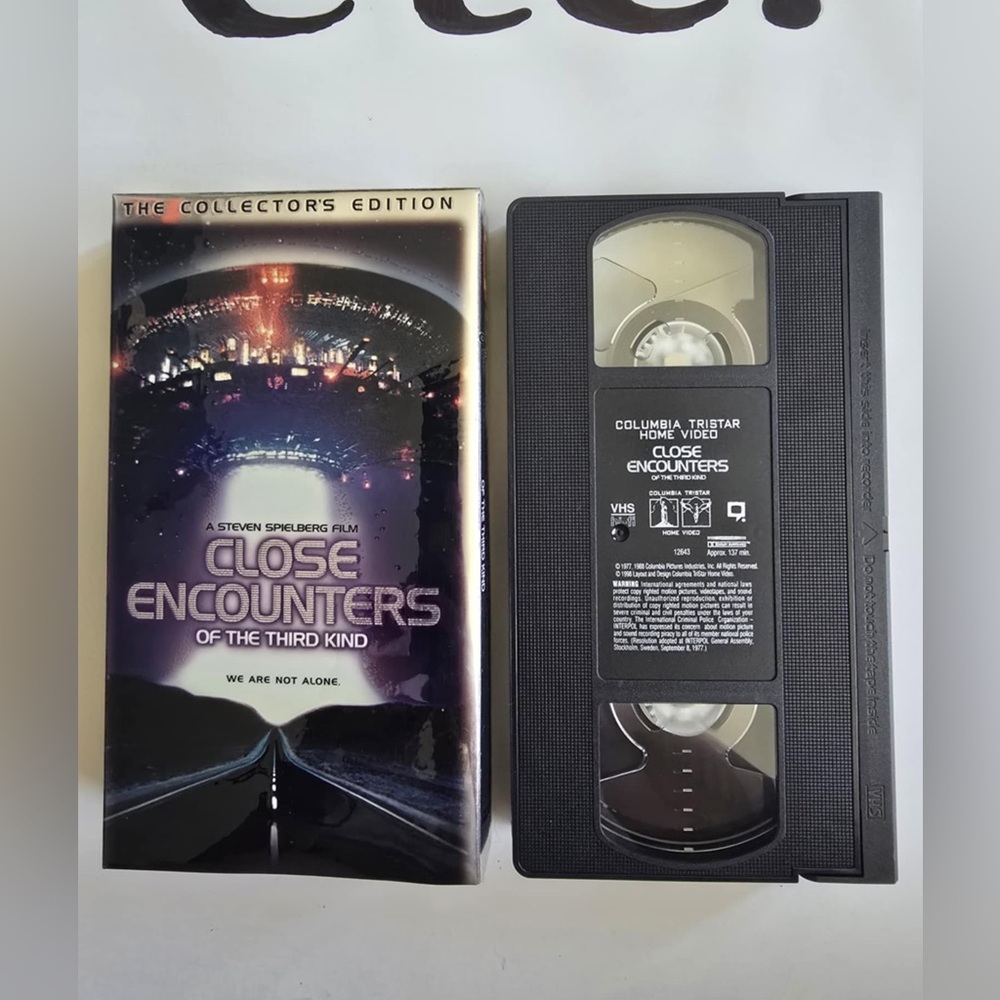Close Encounters of the Third Kind VHS tape Steven Spielberg 1980 Collector's Ed - Picture 2 of 3